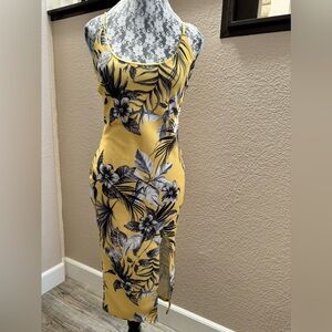 Missguided Yellow Floral Tropical Midi Dress with Slit
